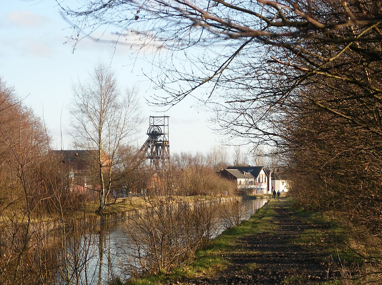 Bridgewater_Canal_and_Astley_Green_Pithead Walkden Cricket Club